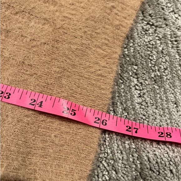 Aerie Oversized Tan Women’s Sweater size XS - Picture 8 of 8